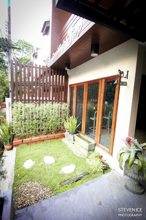 One Night Zleep At Nimman Hostel Chiang Mai Exterior foto